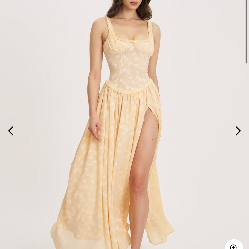 Miss Circle Ulissa Maxi dress